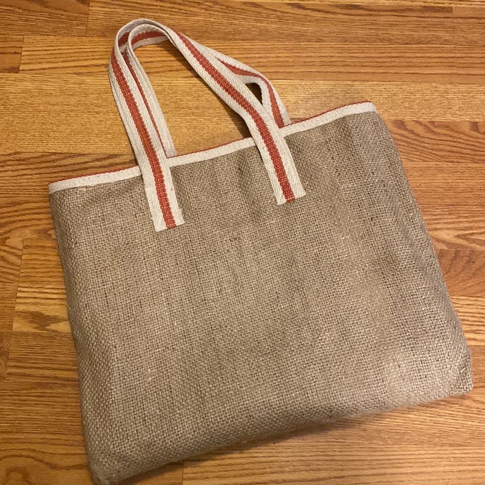 Burlap Beach Bag With Inside Fabric Lining View 2